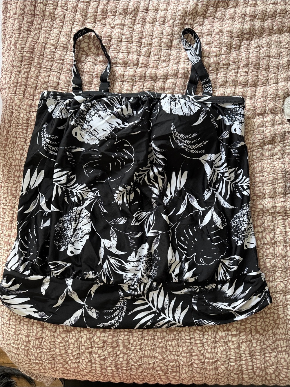 Swimsuits For All Black & White Tropical Blouson Tankini Top